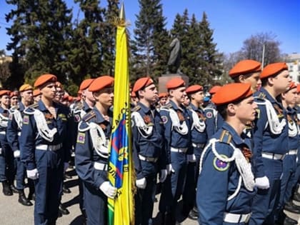 В Чувашии около 5 тысяч школьников и студентов приняли участие в Параде Победы