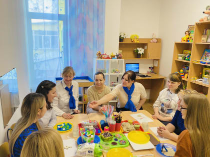 Родительский брифинг «Вместе играем - малышей развиваем!»