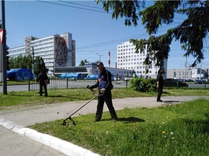 В Московском районе г. Чебоксары приступили ко второму этапу покоса травы