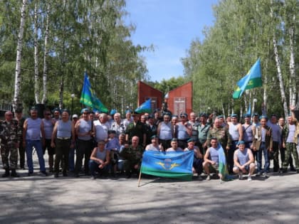 В Новочебоксарске на аллее Славы состоялось мероприятие, посвященное  Дню ВДВ России