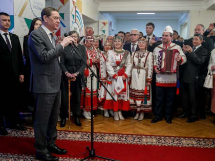 Выставка, посвященная юбилею И.Я.Яковлева, органически вписалась в Год педагога и наставника, пасхальные дни, а также  в интерьер Госдумы