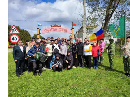 С целью сохранения чувашских традиций «серебряный» волонтер в родной деревне установил ворота «Салтак ҫулӗ»