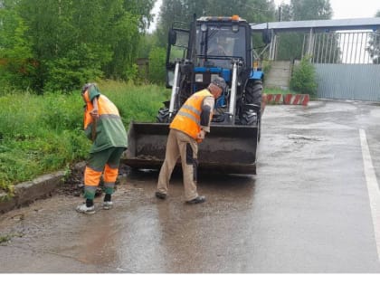 АО «Дорэкс» продолжает работы по уборке территории города