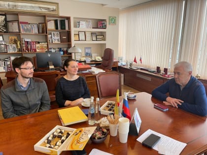Анатолий Аксаков встретился с праправнучкой Ивана Яковлева и провел очередное заседание оргкомитета