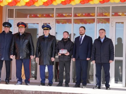 В Чебоксарах состоялось торжественное вручение ключей от новых квартир детям - сиротам