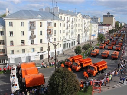 В Чебоксарах прошел парад коммунальной техники