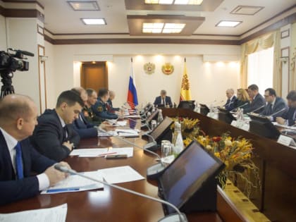 Олег Николаев указал на необходимость усилить контроль за содержанием эвакуационных путей в многоквартирных домах