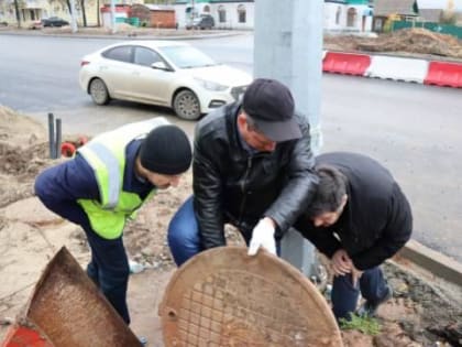 На улице Гражданской в Чебоксарах может просесть недавно уложенный асфальт