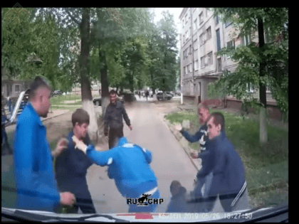 В Новочебоксарске пьяные подростки напали на бригаду скорой помощи
