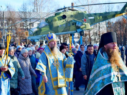 В праздник Казанской иконы Божией Матери в г. Канаш состоялся общегородской крестный ход