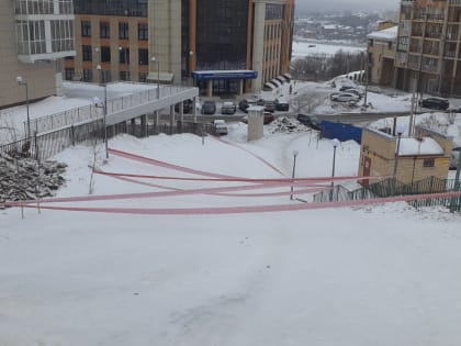 По ул. Маркова в Чебоксарах огородили опасное место для катания на ватрушках