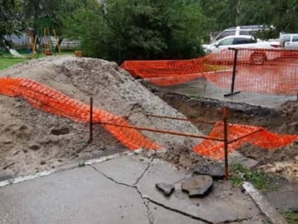 В городе Алатырь в Чувашии дворы благоустраивает подрядчик, которого ранее наказали за срыв сроков контракта