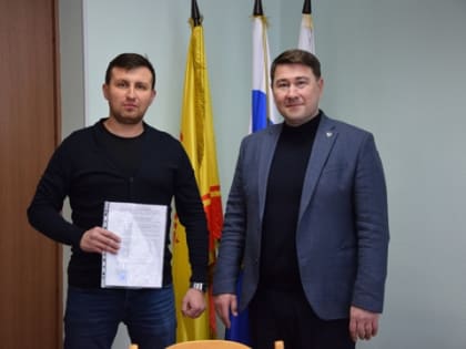 Нацпроект «Жилье и городская среда»: чебоксарцам вручены свидетельства на улучшение жилищных условий