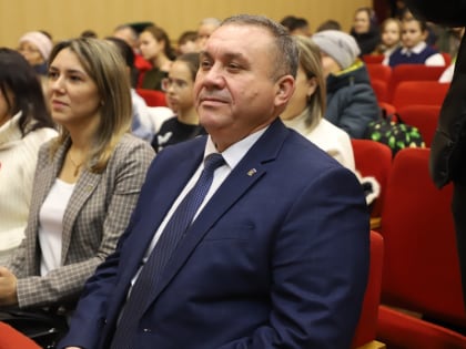 В районном Доме культуры состоялся концерт «Подари сердечко маме»