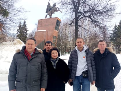 В Чебоксарах Платошкин восхищается музеем Чапаева и открывает офис своей супруги