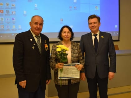 Депутат Сергей Кольцов поздравил заслуженного ветерана ЧЭАЗ