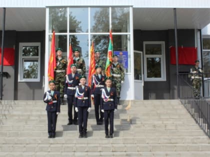В школе №10 города Канаш состоялось торжественное открытие мемориальных досок и «Парт Героев» в память о выпускниках, погибших в ходе специальной военной операциинастоятель храма П