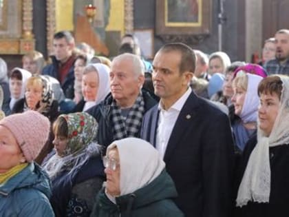 Глава Чувашии Михаил Васильевич Игнатьев с супругой Ларисой Юрьевной в Рождественское утро посетили храм
