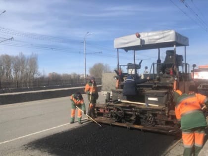 В Чебоксарах приступили к ремонту дорог горячим асфальтом