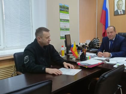 27 января 2023 года глава администрации Шемуршинского муниципального округа Александр Чамеев провел встречу с участником специальной операции