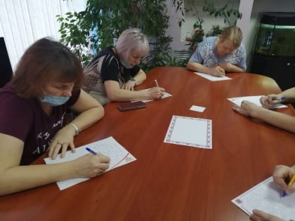 В Чебоксарах волонтёры серебряного возраста присоединились к акции «Тепло для героя»