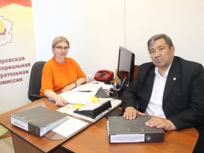 Представители региональных отделений двух политических партий представили в Батыревскую территориальную избирательную комиссию документы о выдвижении кандидатур для назначения член