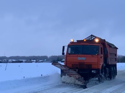 На дорогах Шемуршинского муниципального округа ведутся работы по устранению наледи