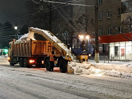 В Чебоксарах ликвидируют последствия снегопада