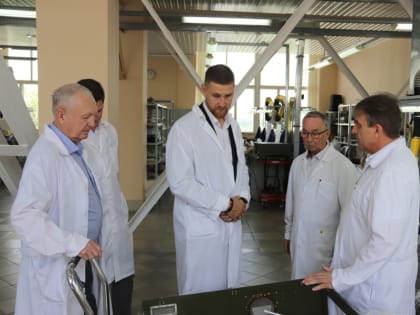 Глава администрации города Алатыря П.В. Аринин посещает промышленные предприятия города