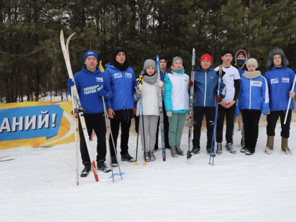 Молодогвардейцы Комсомольского местного отделения приняли участие в «Лыжне России»