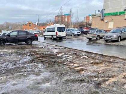 В Чебоксарах возобновилась работа по выявлению нарушений паркинга во дворах