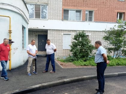 В городе Чебоксары продолжается благоустройство дворовых территорий