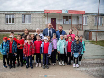 Денис Спирин ознакомился с образовательными учреждениями поселка Новые Лапсары