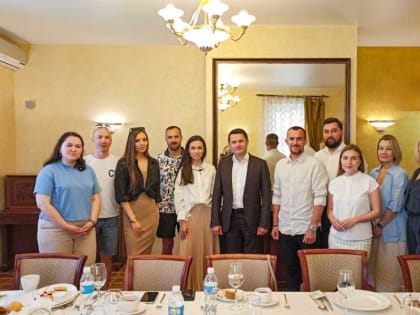 Вице-премьер Дмитрий Краснов провел бизнес завтрак с предпринимателями