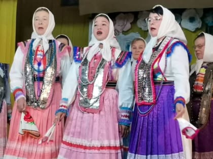 Фестиваль-конкурс коллективов художественного творчества «Чечеклен, юратнă Муркаш ен!» продолжается