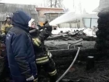 В Чувашии в первые дни нового года в пожаре погибли шесть человек и горела база отдыха