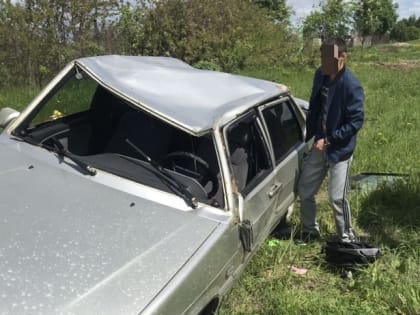 В Чебоксарском районе курсант автошколы во время погони от ДПС вылетел в кювет