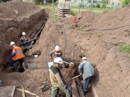 На улице Афанасьева в Чебоксарах проходит перекладка теплосети