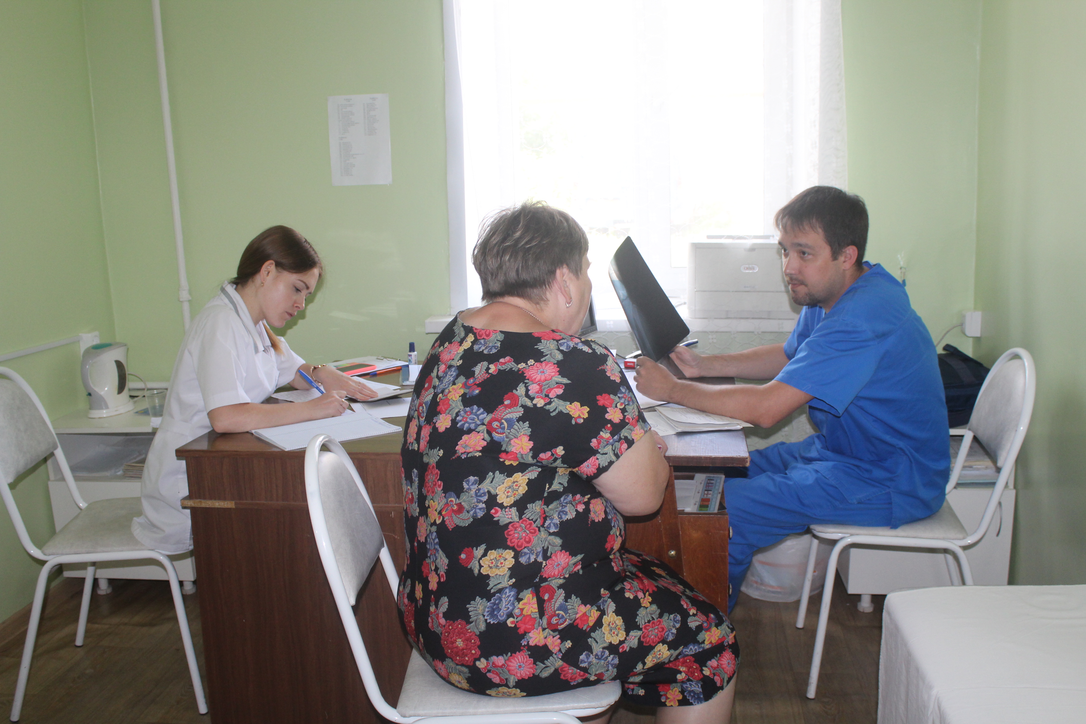 Прием црб. Алатырь больница. Алатырь больница ЦРБ. Красная больница Алатырь. Центральная районная больница Алатырского района.