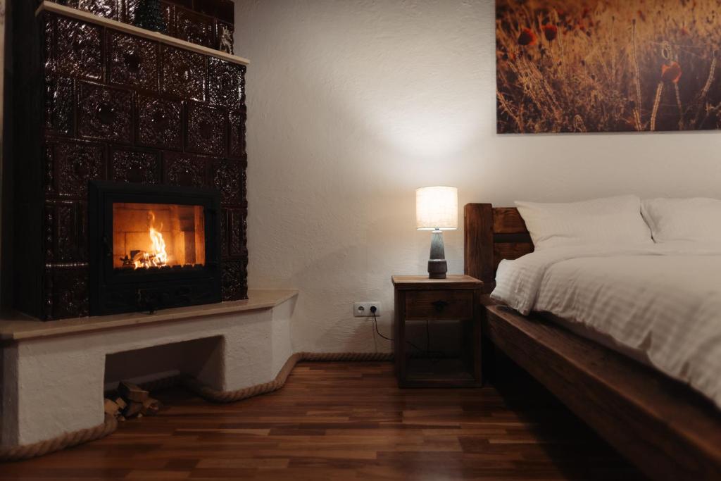 listing card gallery