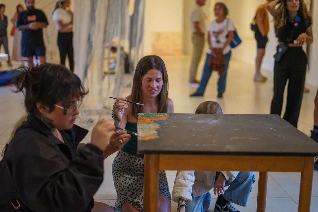  Mesa a intervenir: Acciones parte de la muestra "Desde el fondo de mi Corazón " Sala Emilio Saraco-