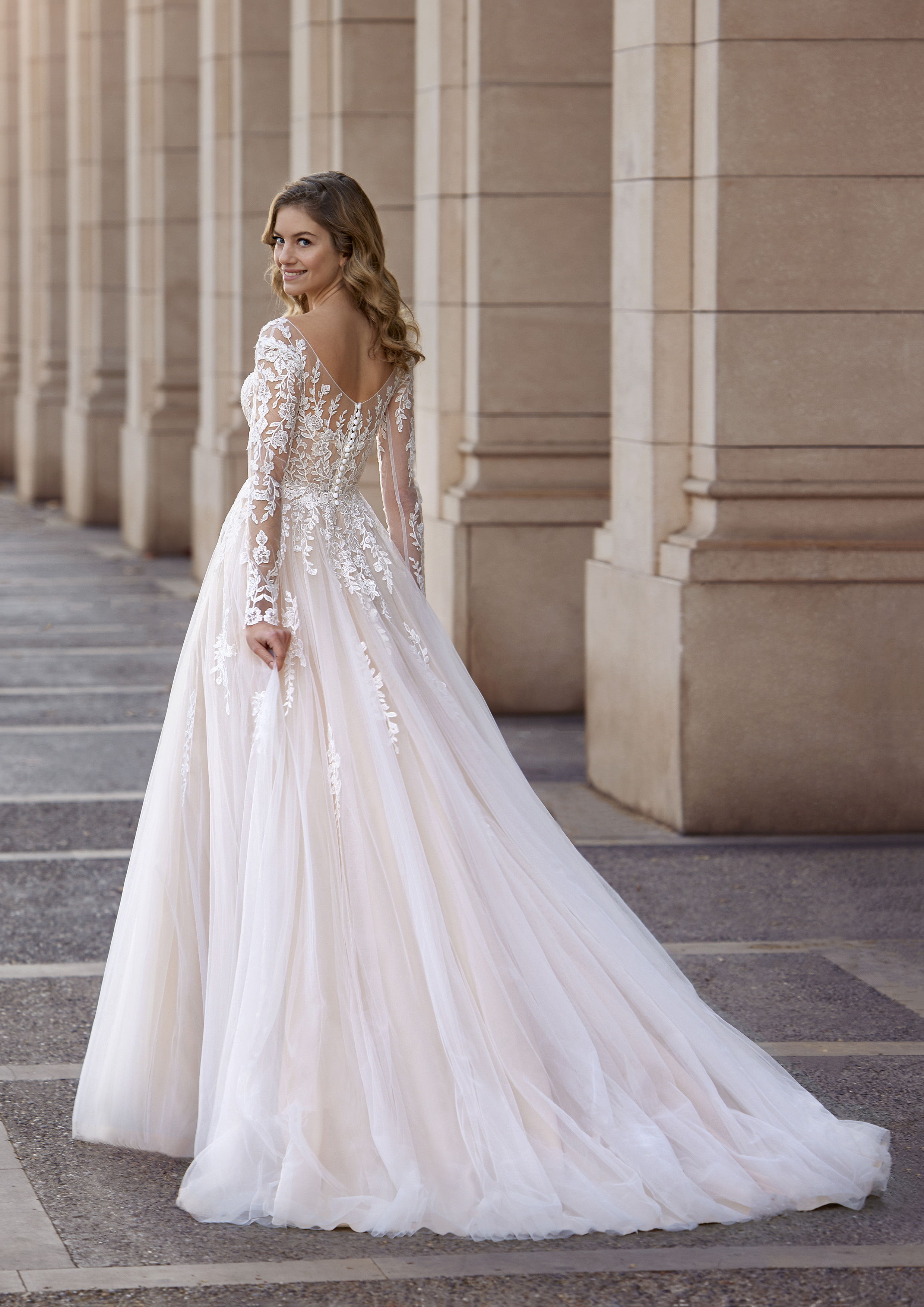 pronovias-SLICK-C