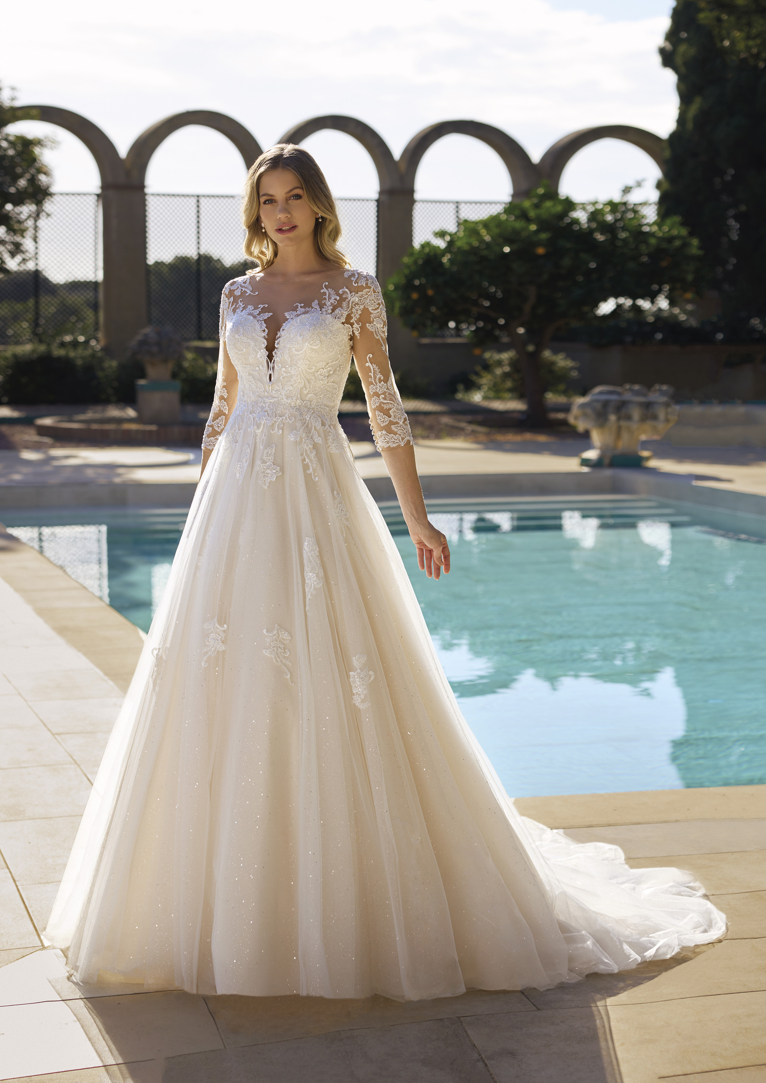 pronovias0-TWIST-B