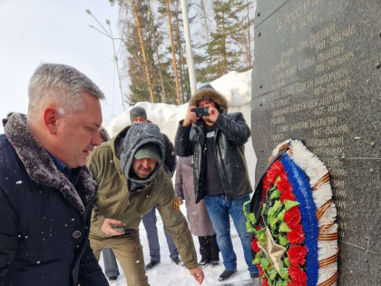 Сегодня в Усть-Илимске в честь 35-летия со дня вывода Советских войск из Афганистана депутаты почтили память погибших бойцов минутой молчания