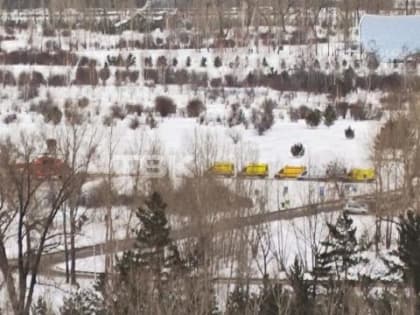 Большое скопление машин скорой помощи на острове Татышев встревожило красноярцев