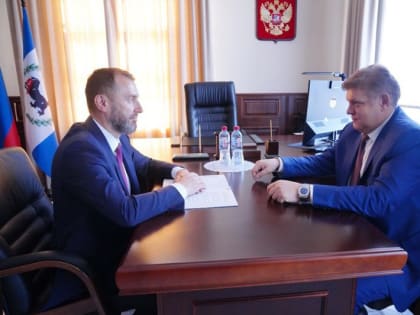Полпред президента и спикер ЗС Иркутской области провели рабочую встречу в Иркутске
