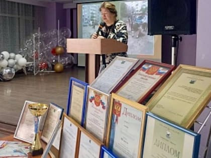 Евгений Стекачев поздравил ТОС «Университетский» с юбилеем со дня создания