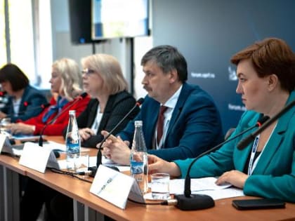 Представители Общественной палаты РФ оценили вклад ИРНИТУ в подготовку инженеров авиации для авиаци