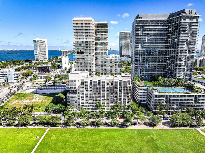 Modern mansion diagonal view