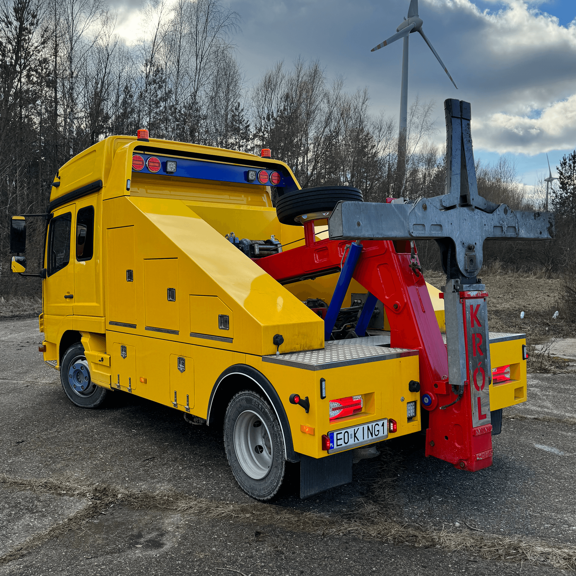 Pomoc drogowa Mercedes-Benz Atego do holowania busów – widok 3
